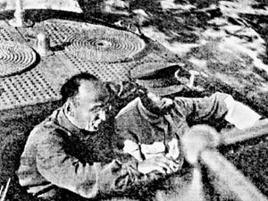 Лаврентий Берия (слева) всегда был в одной команде со Сталиным на «корабле революции».