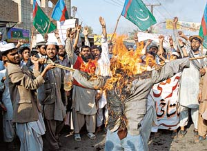 в Пакистане христианина сожгли за то, что он отказался обращаться в Ислам