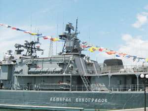 "Адмирал Виноградов" причалил к родному берегу