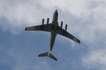 Военно-транспортный самолет ИЛ-76МД совершил жесткую посадку в Твери