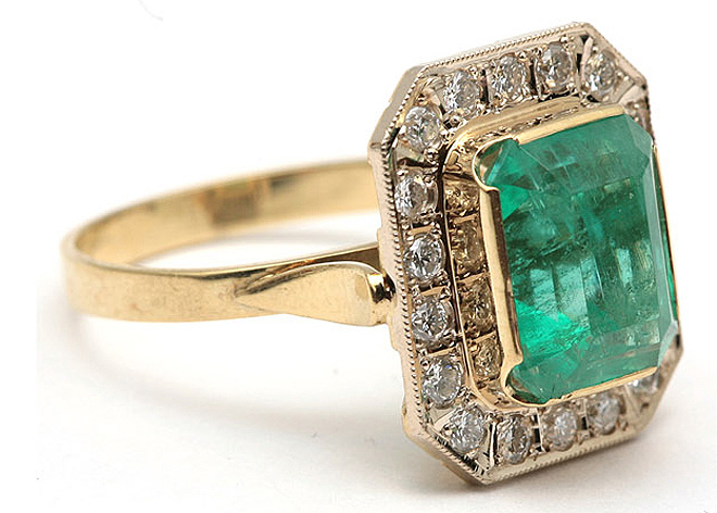 Золотое кольцо с природным уральским изумрудом и бриллиантами