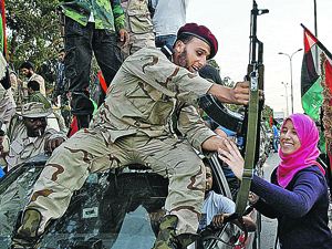 Линчевавшие Каддафи революционеры готовятся официально объявить Ливию свободной от тирании...