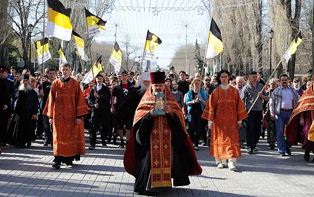 Священники извинились перед мирянами за свастики на крестном ходе в Волгограде 529804