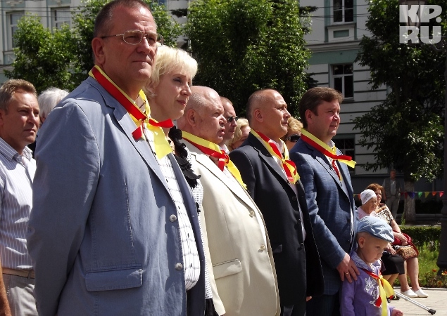 Первые лица города собрались на празднике на Советской площади