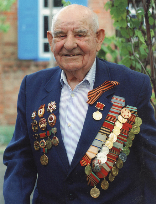 Петр Иванович Животовский прошел всю войну, а победу встретил в Берлине