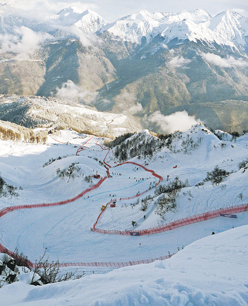 Эту олимпийскую трассу скоростного спуска в Красной Поляне на днях опробовали лучшие горнолыжники планеты.