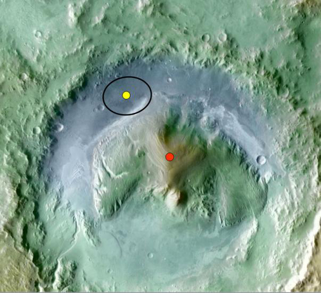 "Любопытство" (отмечено желтой точкой) должен сесть в низине кратера Гейла. Вершина кратера отмечена красной точкой