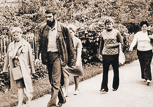 Довлатов-экскурсовод в 1977 г. Туристы шли к нему охотно