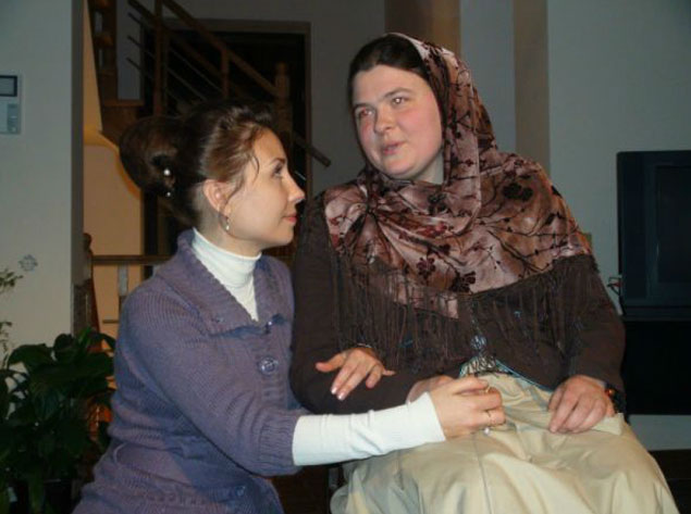 Алевтину уже посчитали убитой, но Ярослава (на фото слева) убедилась, что девушка жива.
