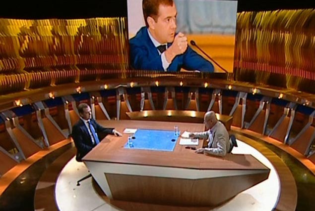 Дмитрий Медведев ответил на вопросы ведущего Первого канала Владимира Познера