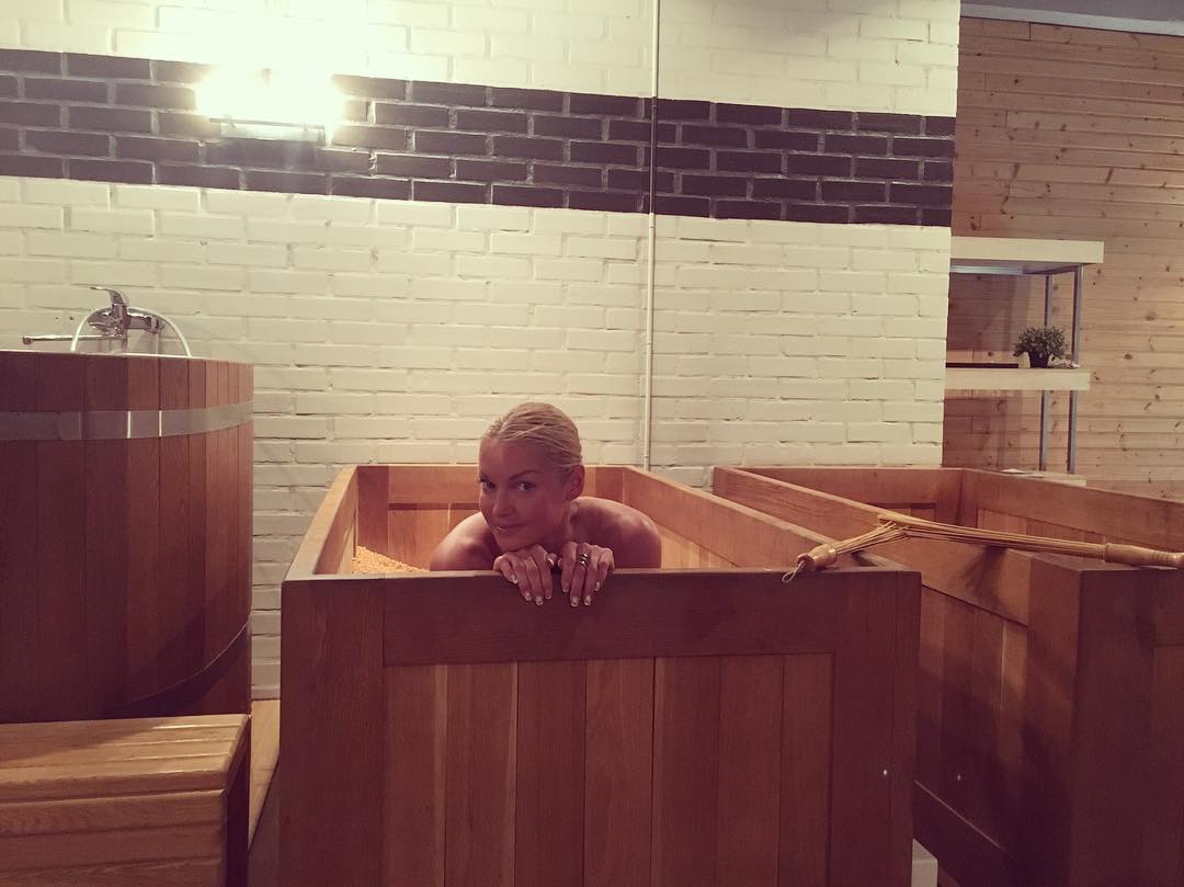 В столь поздний час удалось побывать в Краснодаре и в японской бане Офуро!!! @aloe_spa #волочкова #россия #дети #instagood #best #love #look #красота #россия #концерт #белыерозы #followme #best #ballet #love #яркиекраски #радость #балет #творчество #театр #музыка #мояжизнь #мы #instagram #добро #правда #доверие #люди #краснодарскийкрай #краснодар Фото: volochkova_art