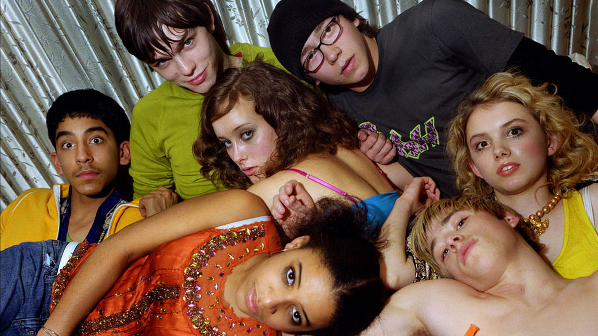 Молокососы. Сериал молокососы 1. Скинс 1 поколение. Skins сериал 1 сезон. Скинс молокососы.