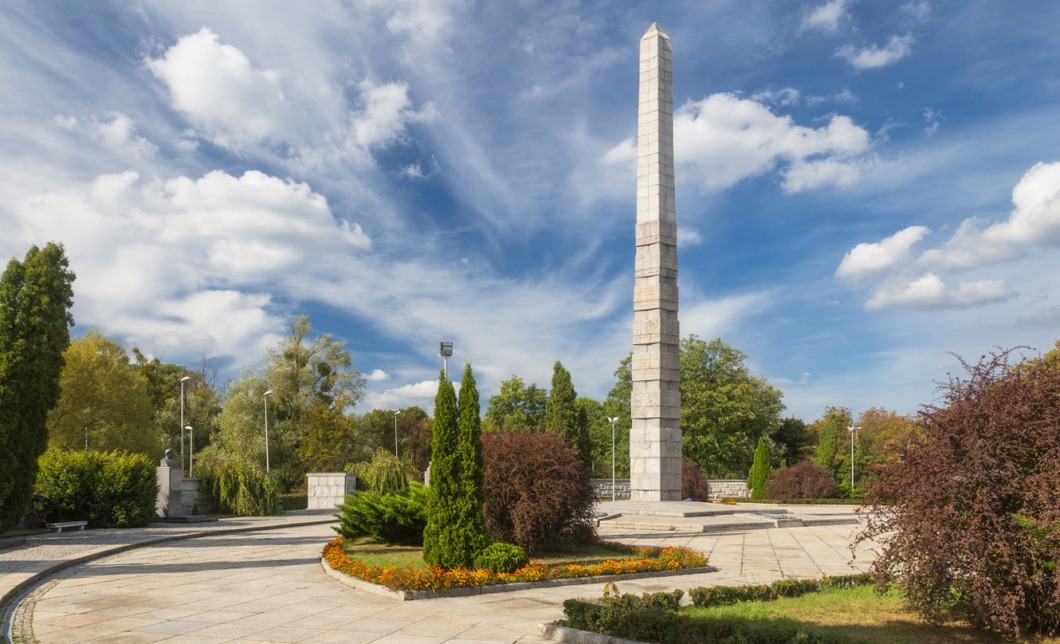 Памятник 1200 гвардейцам фото