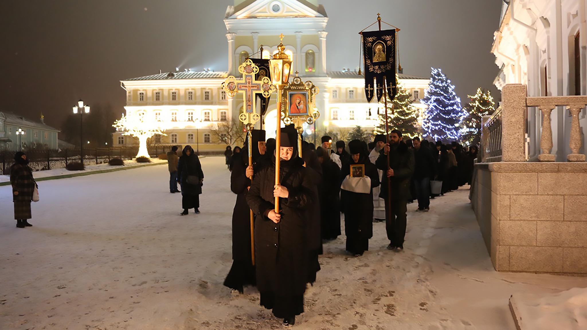 Где пожарить шашлык в Ленинградской области в 2024 году: бесплатные и  платные места с беседками