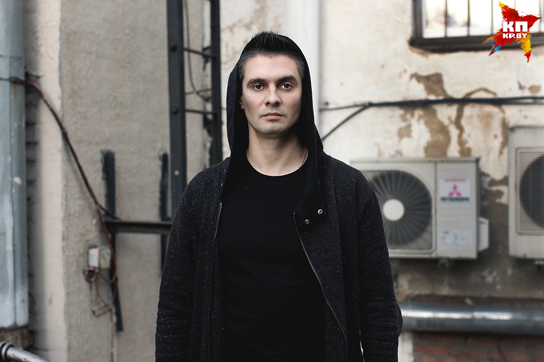 bolshim-porno-saditsya-na-perila-lesbiyanok-luchshie-podrugi