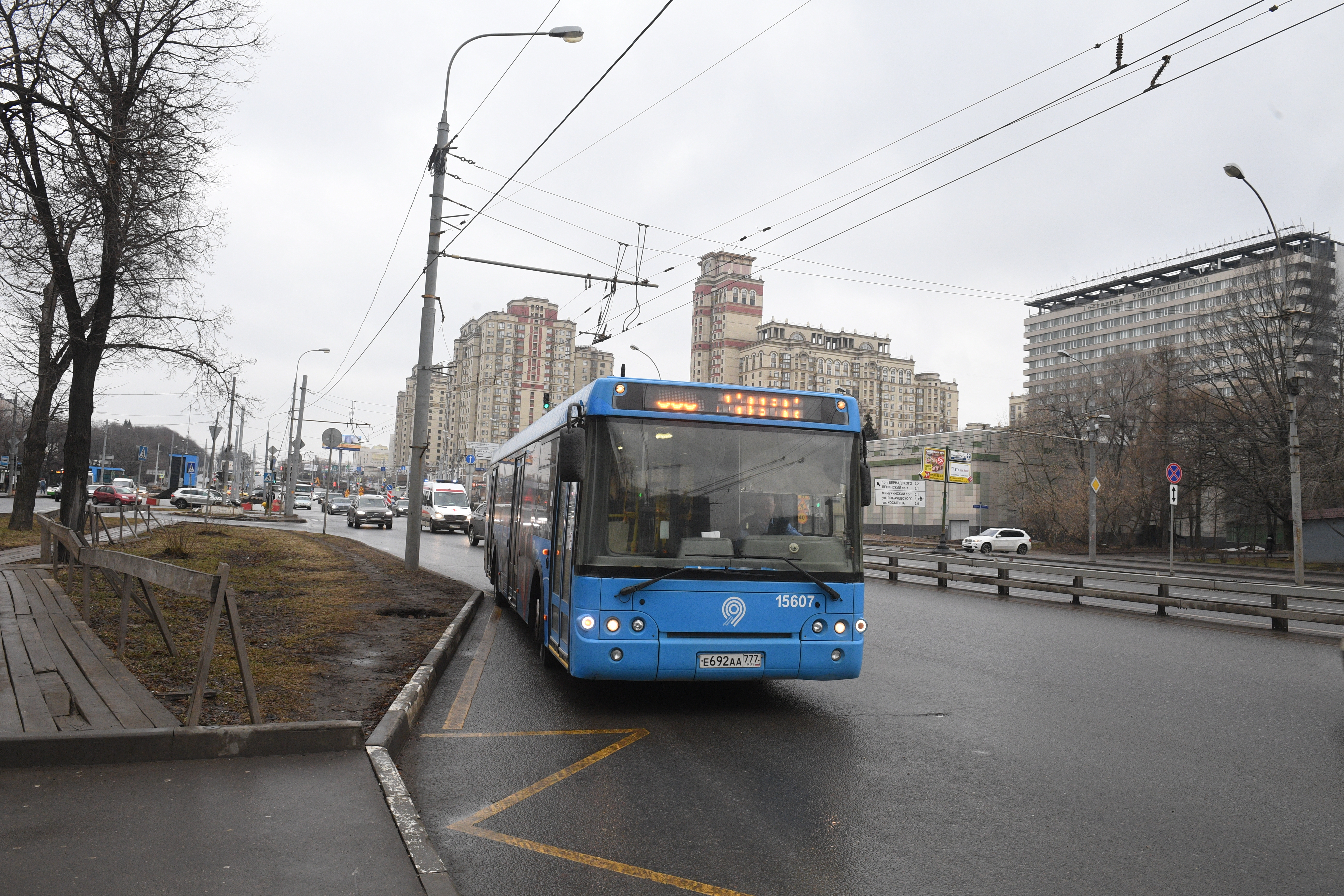 Автобусы столичного маршрута МЦ1 стали ходить чаще - KP.RU