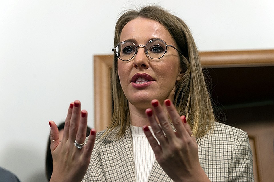 blondinka-i-dva-chlena-eralash-foto