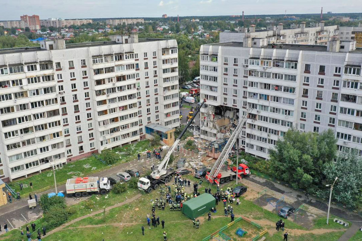 Взрыв газа в жилом доме в Ногинске: из-под завалов извлекли тела четырех  погибших, но жертв может быть больше - KP.RU