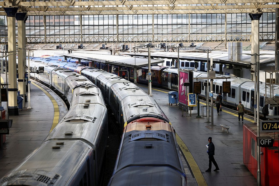 Инфляция пустила британские эшелоны под откос: на Туманном Альбионе не ходят поезда