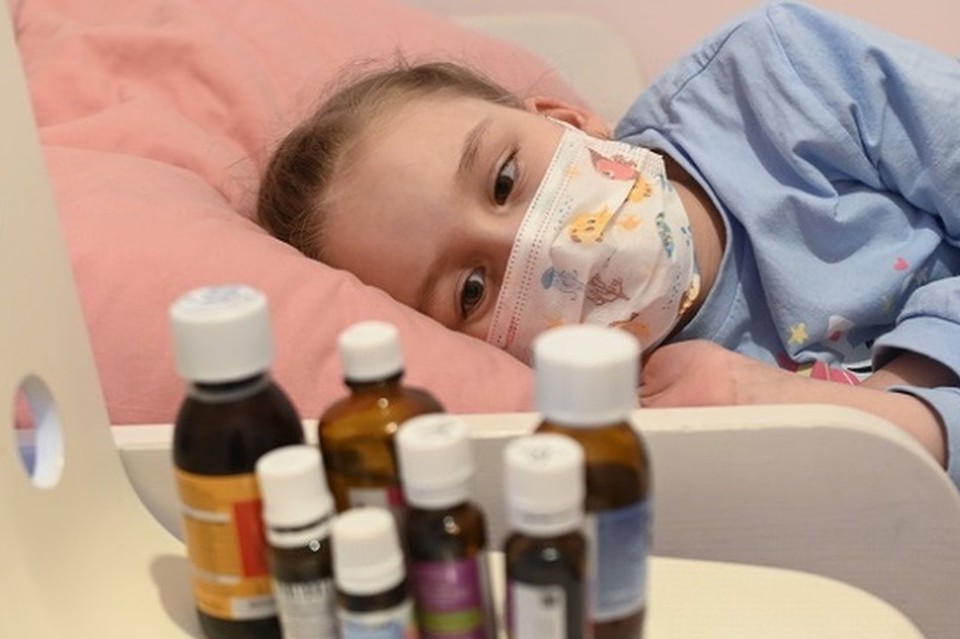 В Британии всплеск заболеваемости опасным для детей вирусом: есть ли риск проникновения болезни в Россию