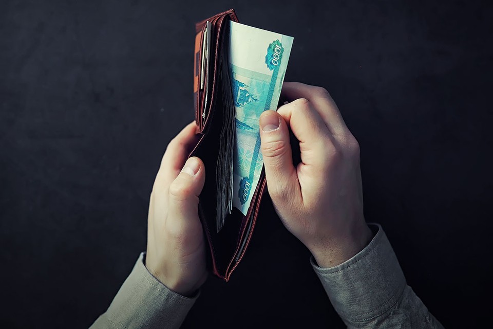 Почему зарплаты в России растут в два раза медленнее, чем цены
