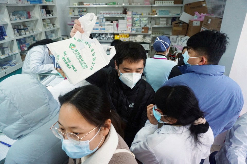 37 миллионов заболевших в день: в Китае наступает коронавирусный апокалипсис