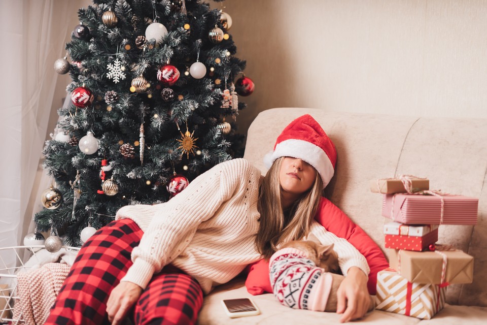 Как избавиться от усталости и по-настоящему отдохнуть на новогодних каникулах: важные советы психолога
